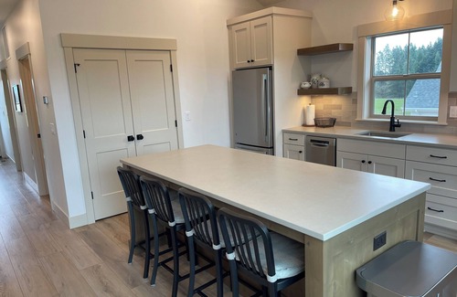 McMinnville Other | Newly built 2-bedroom farmhouse in charming McMinnville, Oregon