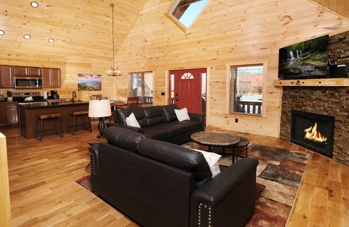 White Oak Lodge Cabin | Newly Built 2 bedroom 2 bath sleeping 10 is the perfect getaway.
