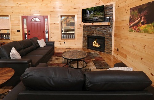 White Oak Lodge Cabin | Newly Built 2 bedroom 2 bath sleeping 10 is the perfect getaway.