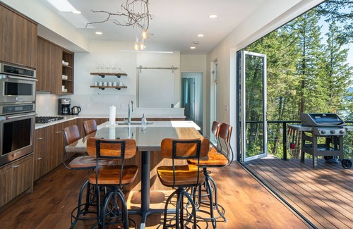 Whitefish House | Newly Built 2022 Modern Whitefish Lake Residence with Exclusive Hot Tub and