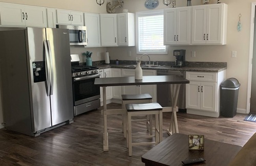 Benton House | "NEWLY BUILT" 3 Bedroom/2Bath House on the Lake