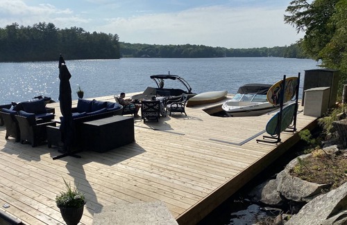 Seguin Cottage | Newly built 6 bedroom cottage on Lake Joseph
