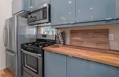 Gold Beach House | Newly Built, Dog-Friendly, Colorful Creekside Home - One Mile to the Ocean