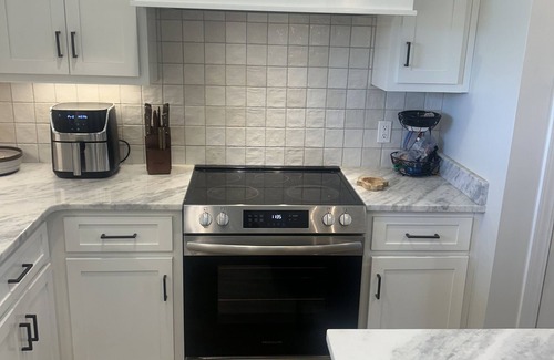Oxford House | Newly built home 6 miles from Oxford and 8 miles from the grove.