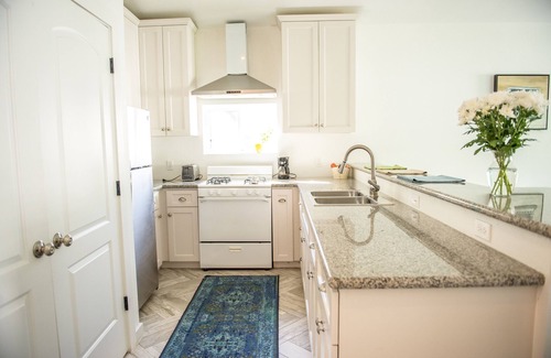 MacGregor House | Newly Built Inner Loop Townhome!