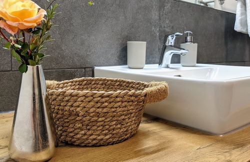 Bitzenhofen Apartment | Newly built, modern 2-room luxury apartment near Lake Constance