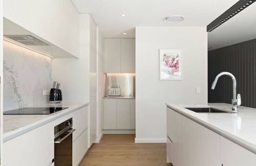 Kawarau Falls House | Newly built, mountain view and 5 minute drive to Remarkables ski field