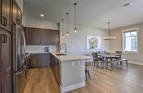 Winter Park Condo | Newly Built Ski Condo w/Hot Tub & Shuttle Access!