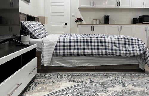 Regina House | Newly built suite