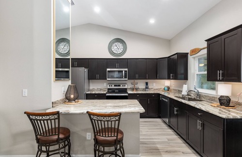 Candler House | Newly Built Tranquil Retreat on Smith Lake