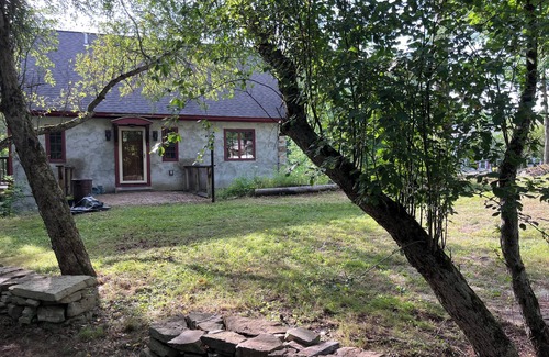 Shushan House | Newly constructed 2 bedroom stone ended Irish cottage in Shushan New York