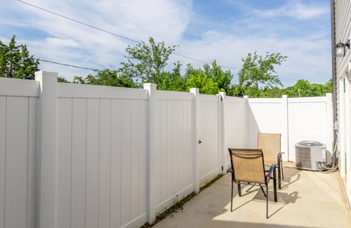Greensboro Condo | Newly Constructed Modern Townhome