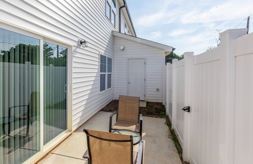 Greensboro Condo | Newly Constructed Modern Townhome