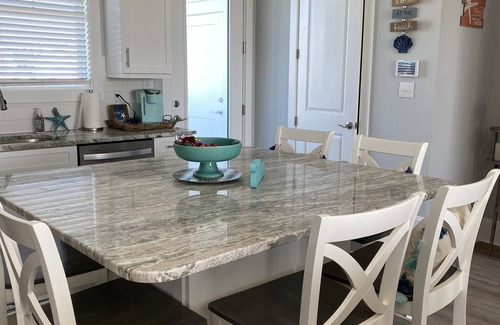 Emerald Isle Condo | Newly Constructed Luxury Condo! Peak Ocean Views, Steps away from Beach, Pool!