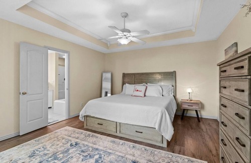 Johnson House | Newly decorated super clean spacious home next to the new Johnson square
