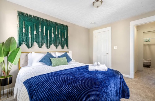 North Buffalo House | Newly Designed Retreat: Prime Spot, Amenities, 10 Parking Spaces, and Much More!