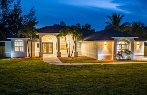 Hunt Club Villa | Newly Designed Renovated Luxe 8 BR Heated Pool