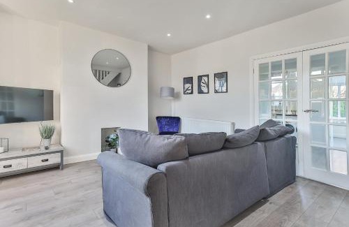 Sheffield House | Newly Extended 3 Bed Family Home Near Graves Park