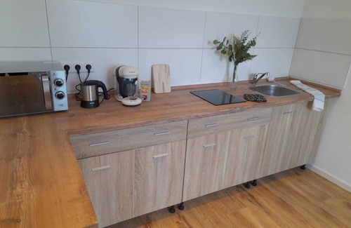 Hoppegarten Apartment | Newly furnished studio in close proximity to the city of Berlin.