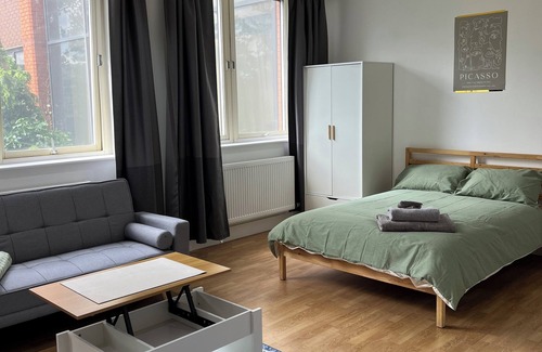 Borehamwood Apartment | Newly furnished studio in Borehamwood