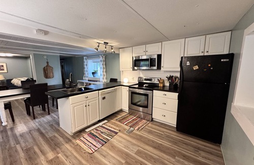 Goreville House | Newly Listed Pet Friendly Lake of Egypt Home with Hot Tub, RV Hookup & Boat Slip
