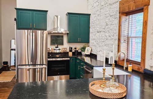 Farmington Apartment | Newly opened stay close to UA!