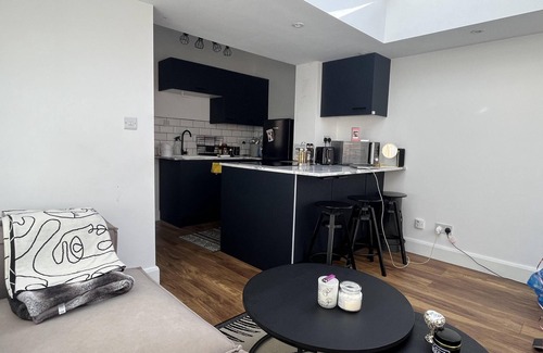 Selhurst Apartment | Newly Refurbished 1-bed Apartment in Croydon Se25
