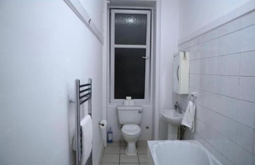 Glasgow Apartment | Newly refurbished 2 bed !