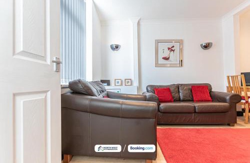 Preston Apartment | Newly Refurbished 3 Bedroom House (Preston)