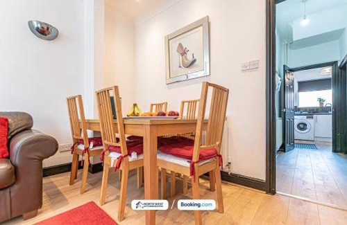 Preston Apartment | Newly Refurbished 3 Bedroom House (Preston)