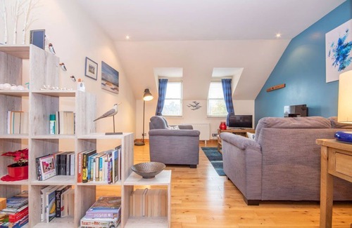 Dornoch Apartment | Newly refurbished Apartment overlooking the main town square