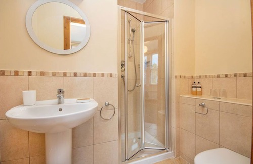 Dornoch Apartment | Newly refurbished Apartment overlooking the main town square