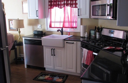 Nob Hill House | Newly Refurbished Cottage In Historic District