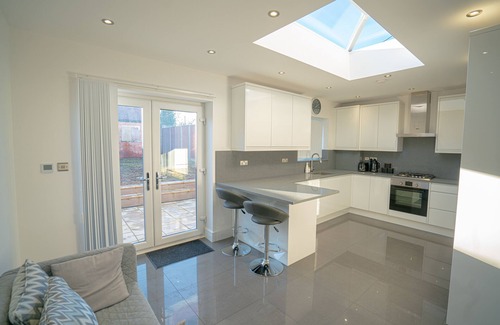 Oxford House | Newly Refurbished Modern 4 Bed Detached House
