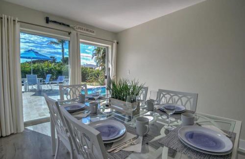 Naples Park House | Newly Refurbished Naples Park Cottage with a Heated Pool