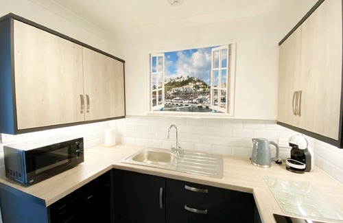 Torquay City Centre Apartment | Newly refurbished Spacious one bed pet friendly apartment with terrace