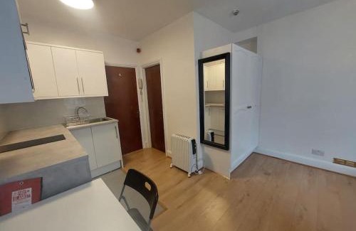 Highgate Apartment | Newly refurbished studio