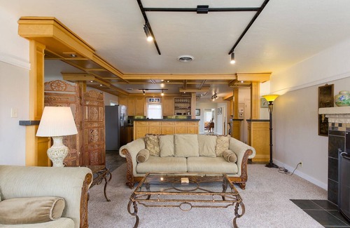 Eureka House | 🏡 Newly Relisted! Henderson Haven- In the Heart of Eureka, Spacious, Deck/BBQ!