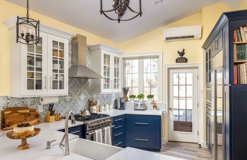 Great Barrington House | NEWLY REMODELED 3 BEDROOM COUNTRY CASTLE