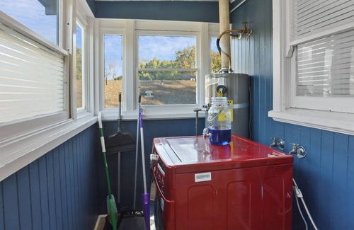 Lodi House | Newly remodeled 1 bedroom steps from downtown Lodi