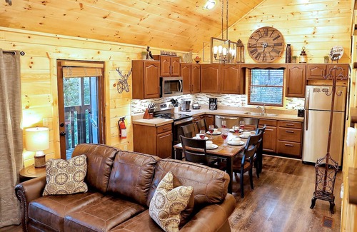 Gatlinburg Cabin | Newly Remodeled! 2 Bedroom Suite Luxury Cabin- Gorgeous Mt Views