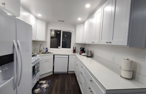 Hillsboro House | Newly Remodeled 3/2 w/King Bed Near Intel