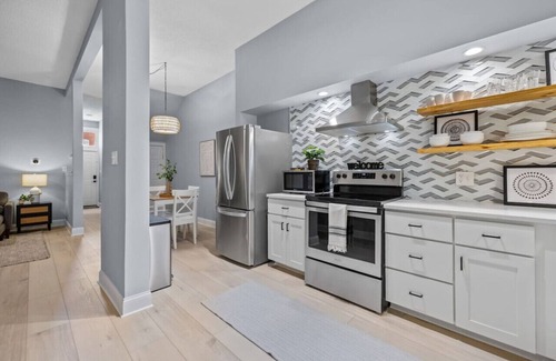 Tower Grove East Apartment | Newly remodeled 3 bedroom extended stay unit!