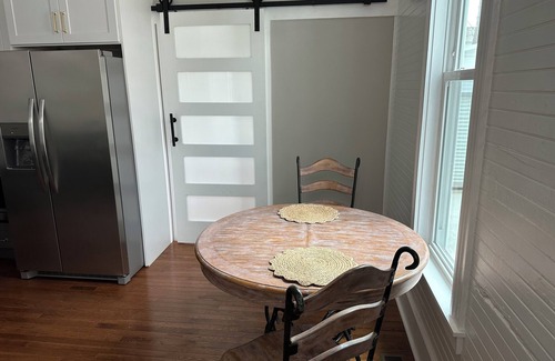 Dickson House | Newly remodeled 3 bedroom 2 bath within 5 min of Old Town Dickson dog Friendly