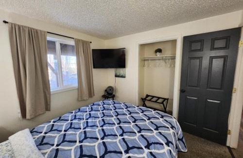 Fairbanks Apartment | Newly Remodeled 3 Bedroom - Bright & Centrally Located Stay