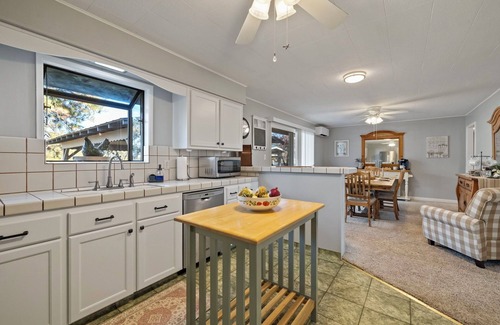 Sonora House | Newly remodeled 3 bedroom home with back yard and parking.