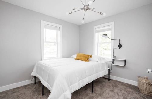 Indianapolis House | Newly Remodeled 3 Bedroom Home - Close To It All