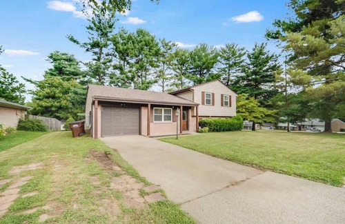 Buechel Apartment | Newly Remodeled 3BR with Hot Tub and Game Room