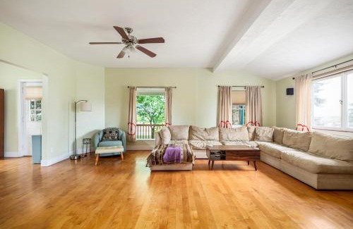 Williamsburg House | Newly Remodeled 4BDR Farmhouse Retreat 7356