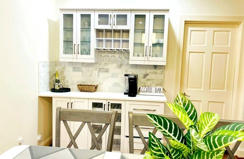 Greensboro House | Newly remodeled 4br 3b house